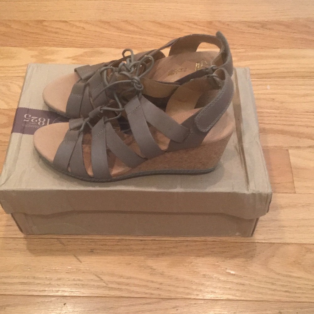 Clark’s Women’s Helio Mindin Wedge Sandals New!
